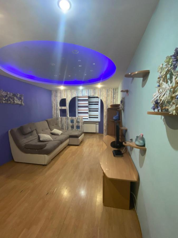 Apartamento Adventure Kiev Exterior foto