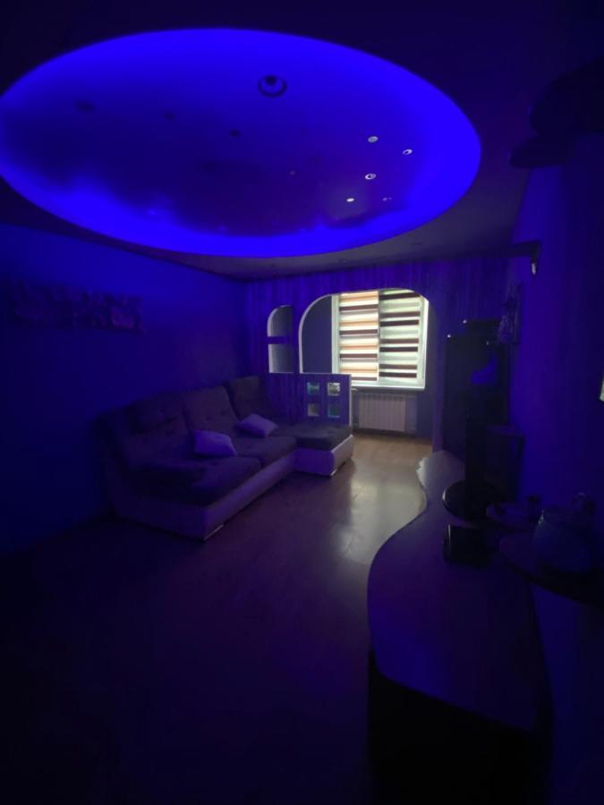 Apartamento Adventure Kiev Exterior foto
