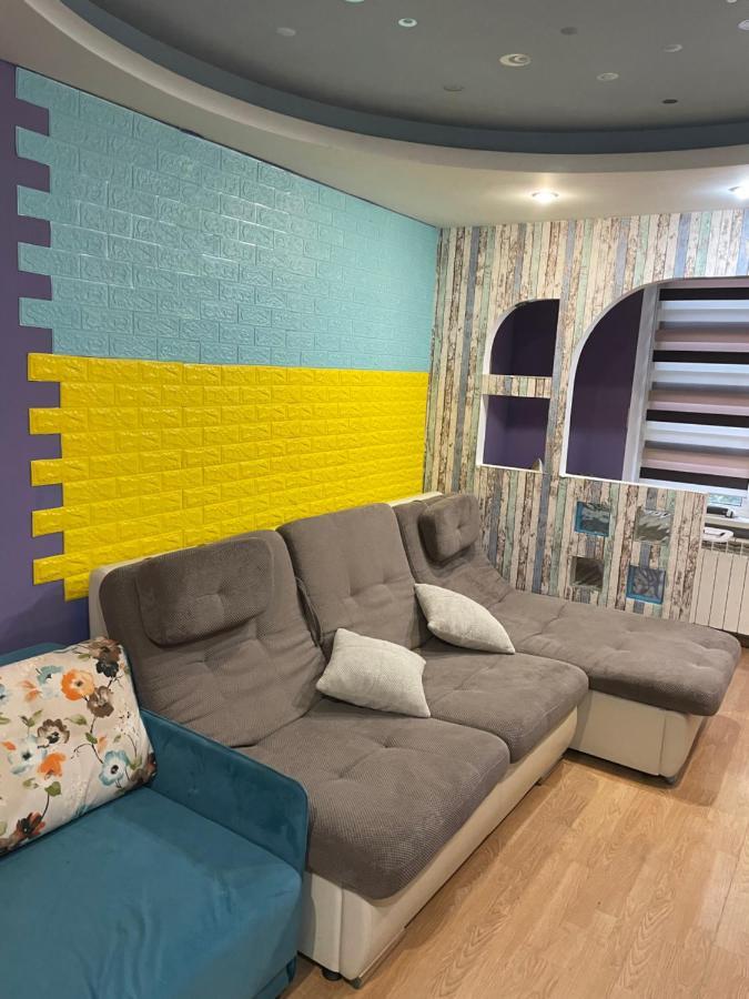 Apartamento Adventure Kiev Exterior foto